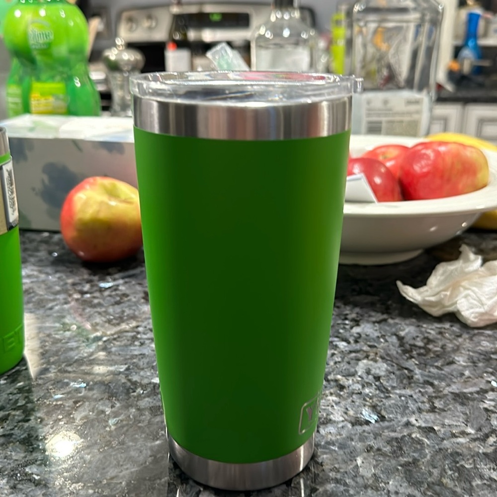 Yeti Canopy Green 20 Oz Rambler
